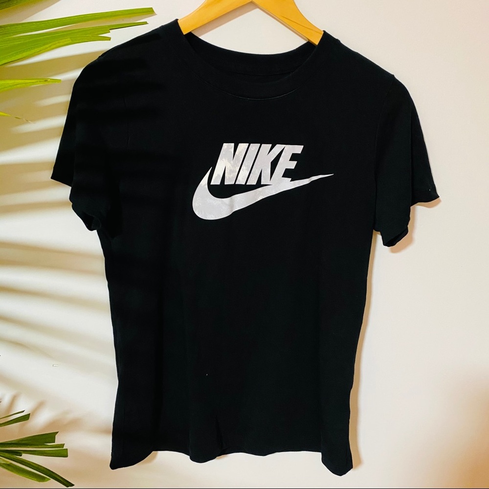 NIKE TEE